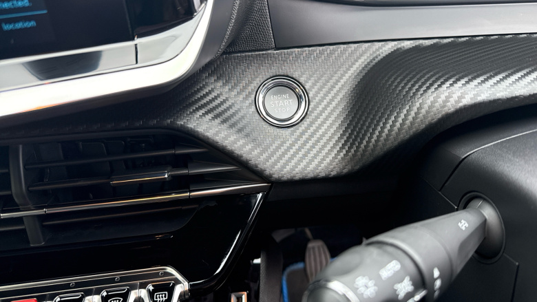 Peugeot 208 1.2 PureTech 100 Allure 5dr Petrol Hatchback